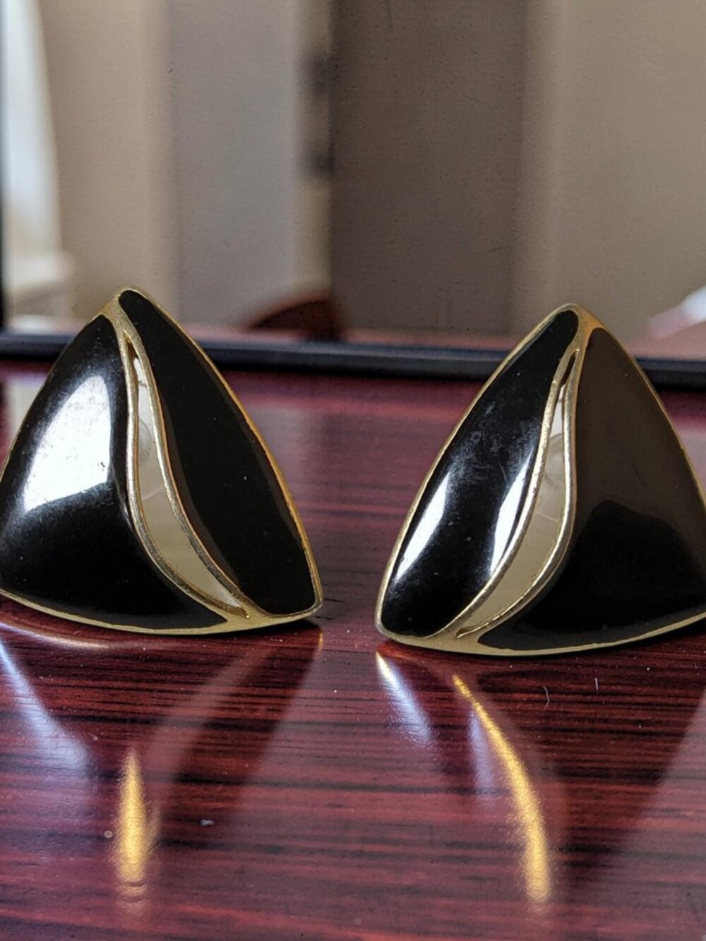 vintage trifari triangle shaped gold tone black enamel stud earrings